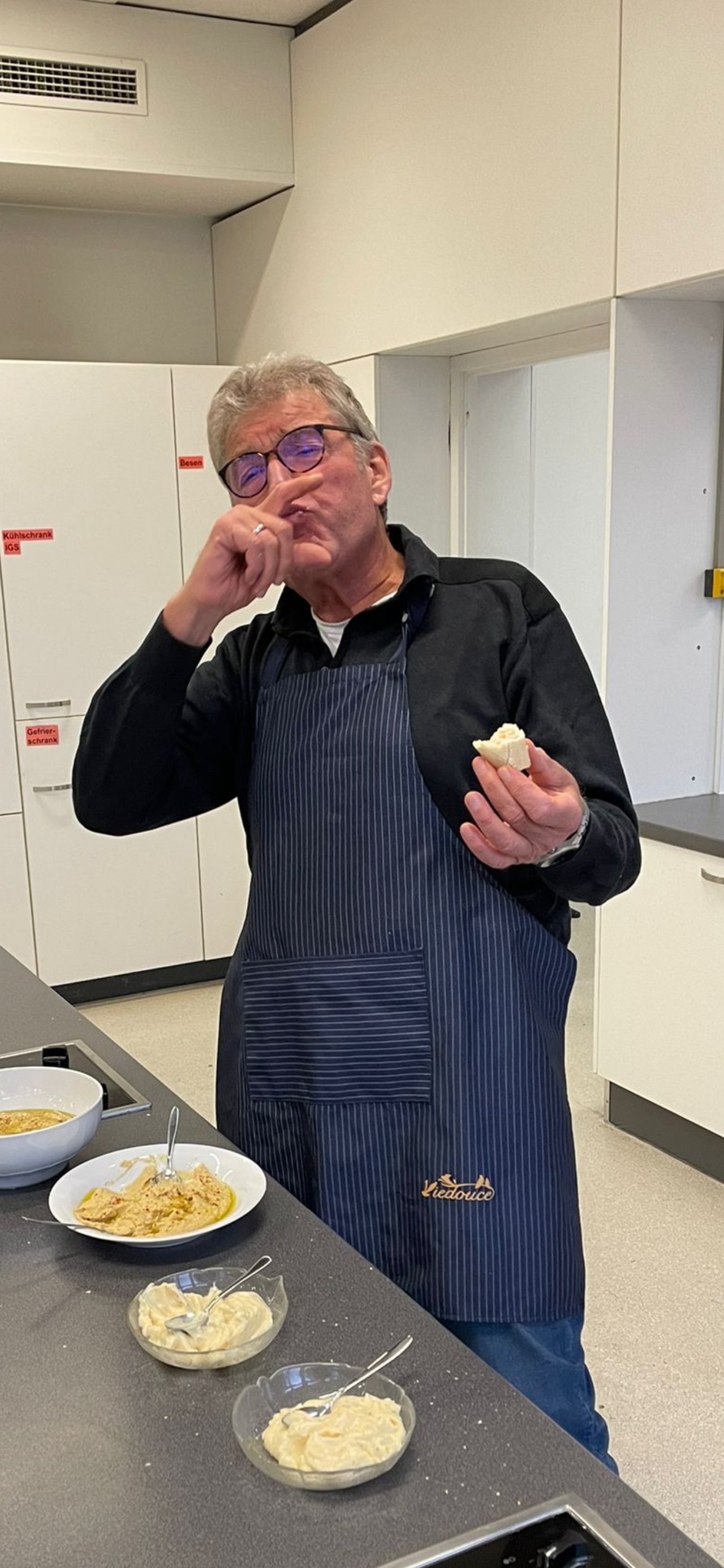 Jürgen F., erwischt beim Naschen.