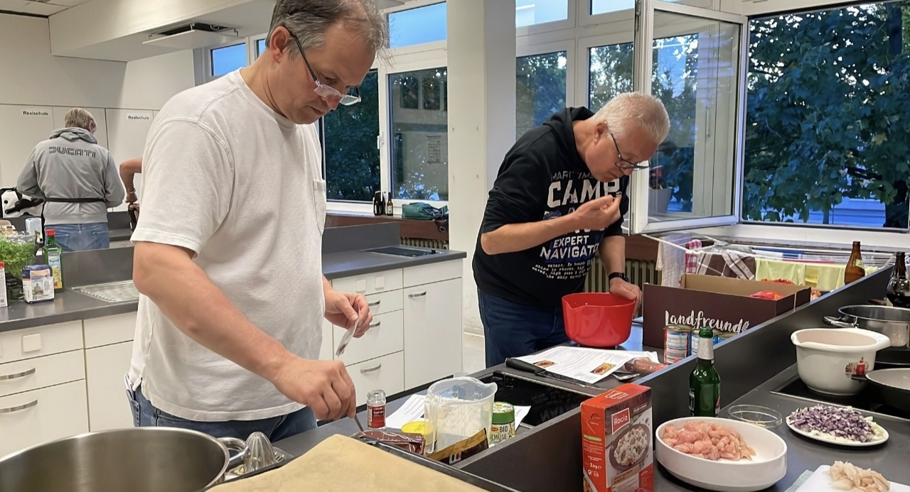 Uwe D. und Björn, läuft.